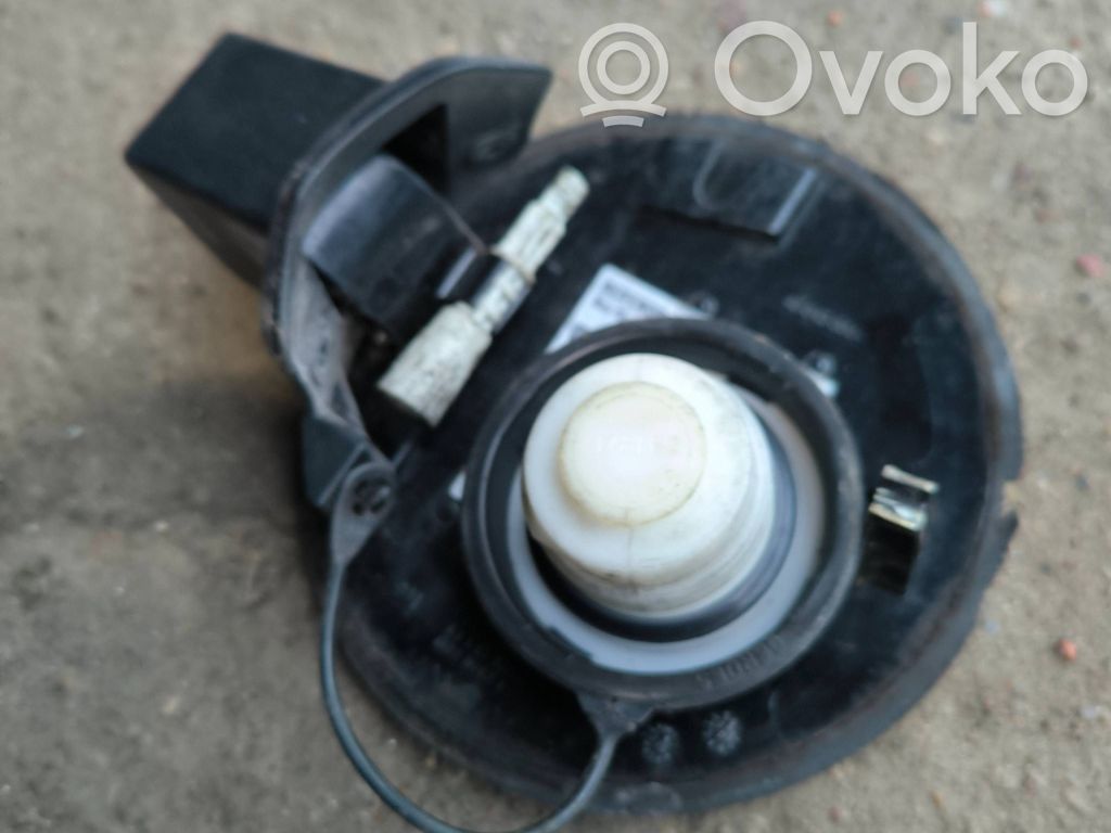 Opel Corsa D Klapka wlewu paliwa 