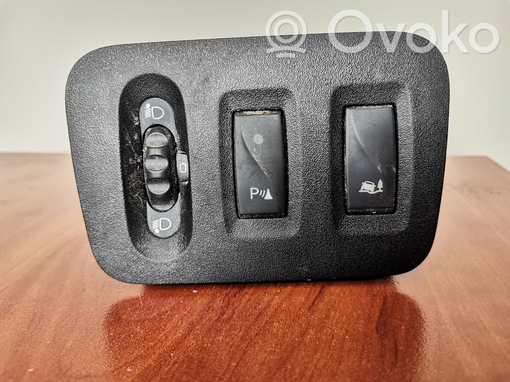 Renault Trafic II (X83) Headlight level height control switch 