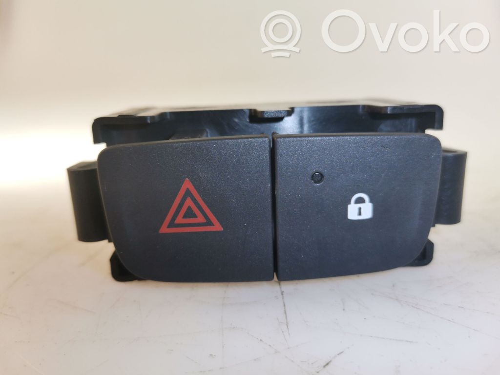 Opel Vivaro Hazard light switch 