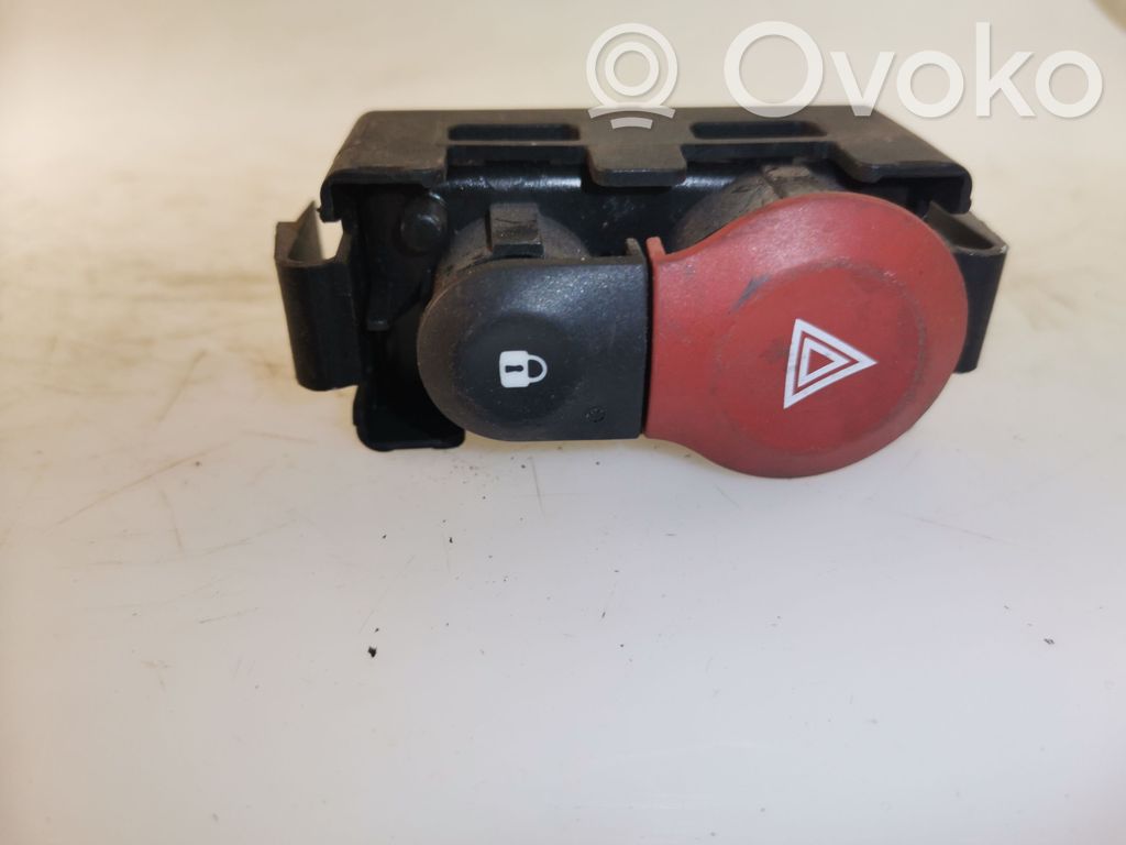 Renault Clio III Hazard light switch 