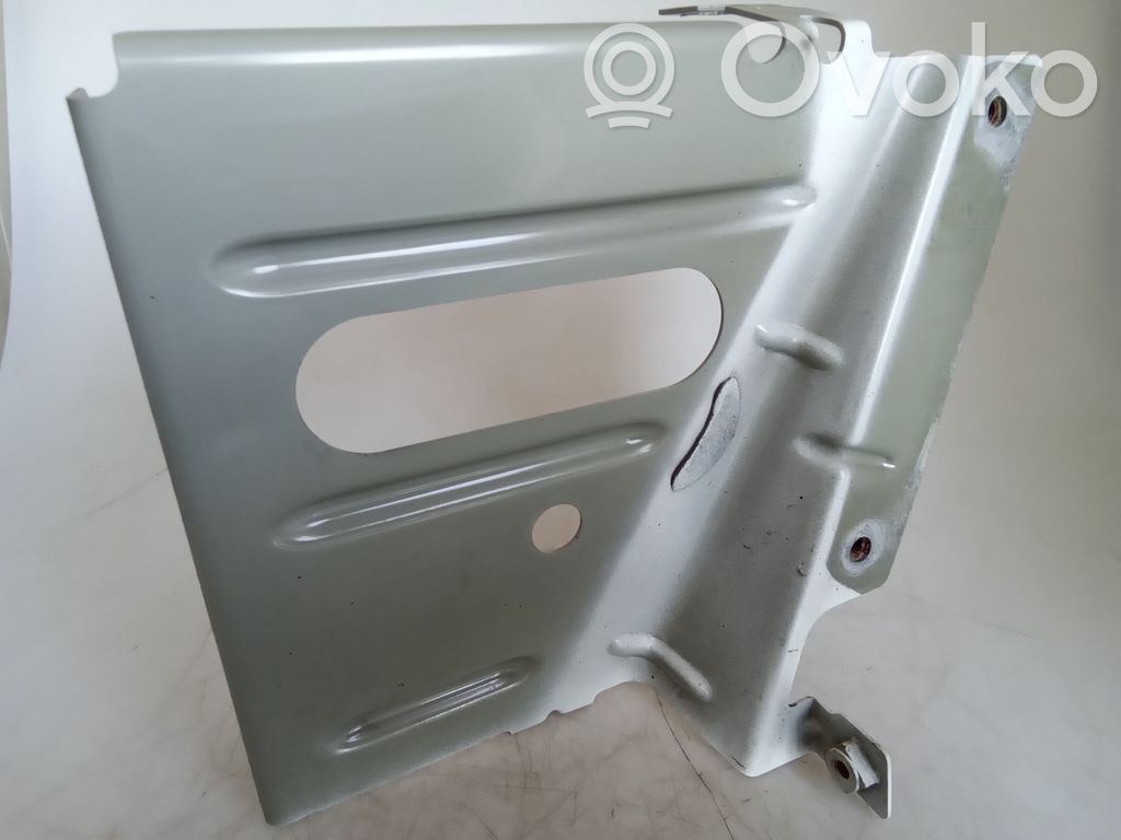 Opel Movano B Uchwyt / Mocowanie błotnika przedniego 