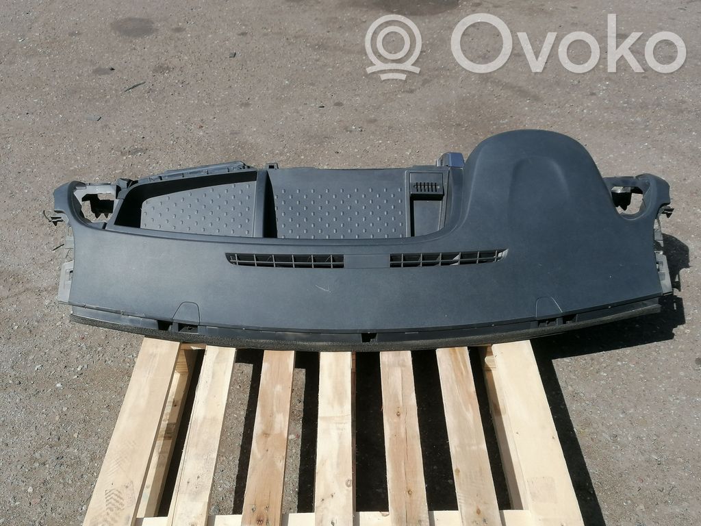 Opel Vivaro Panelis 