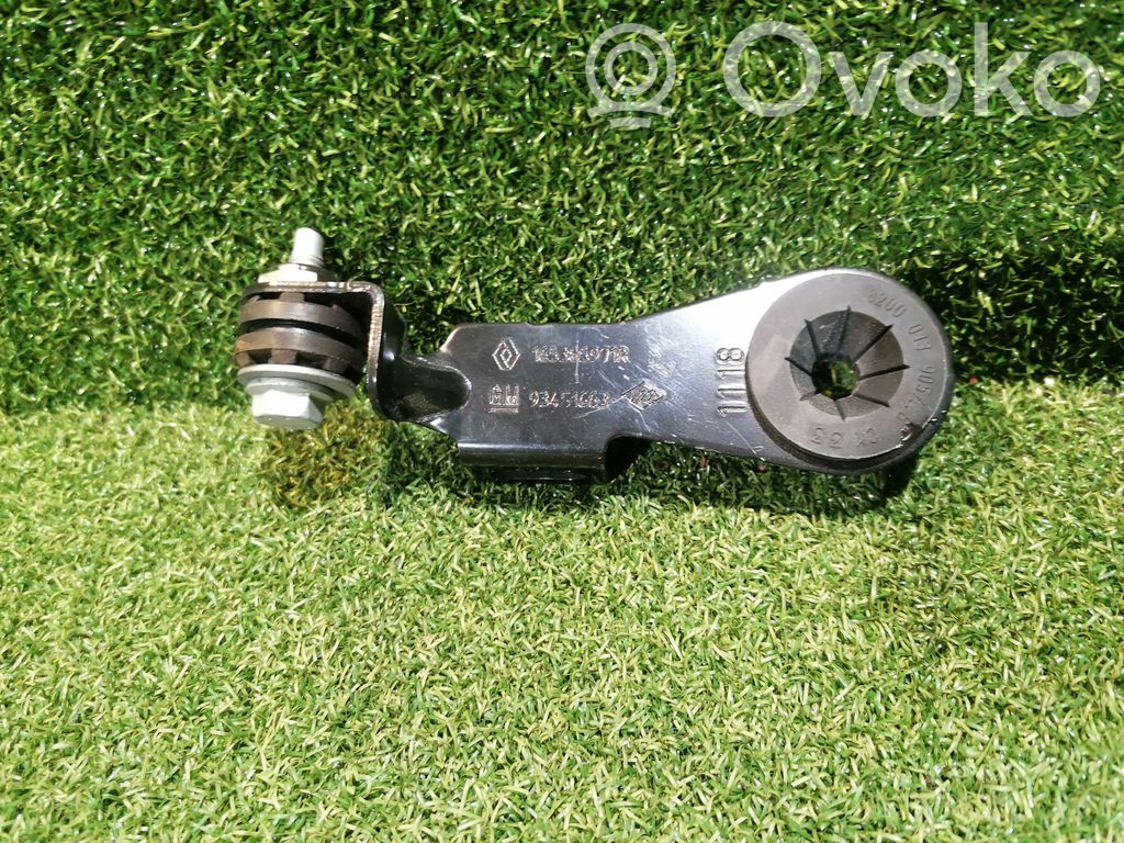 Opel Vivaro Wspornik / Mocowanie silnika 
