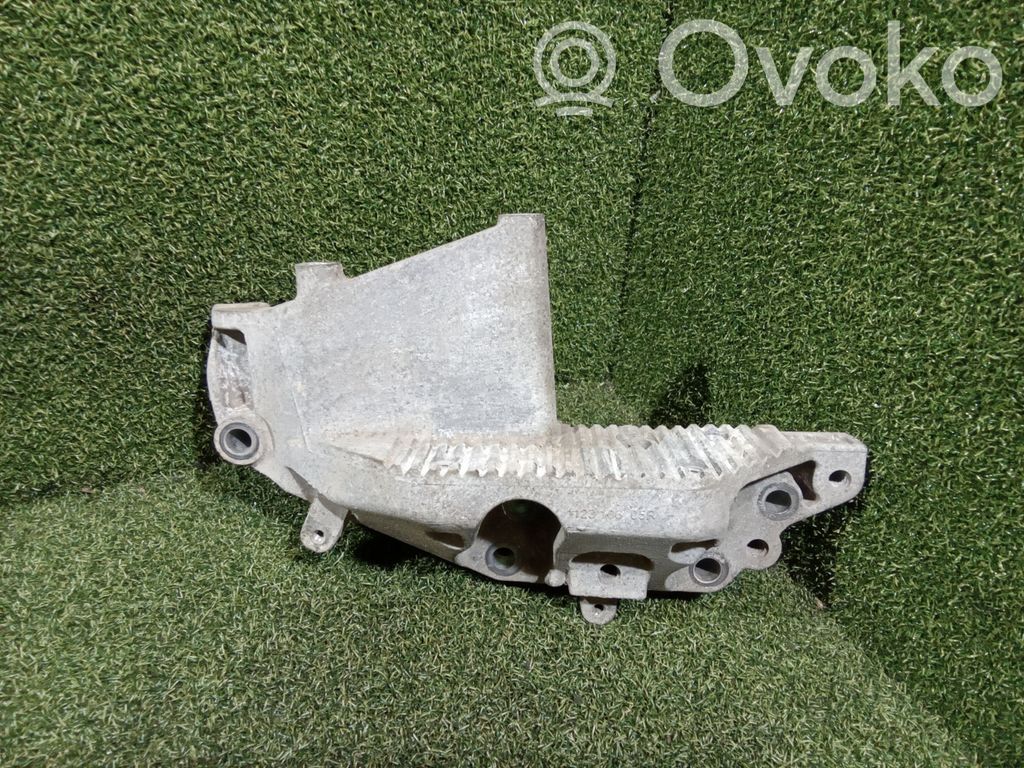 Engine mount bracket   112310605R