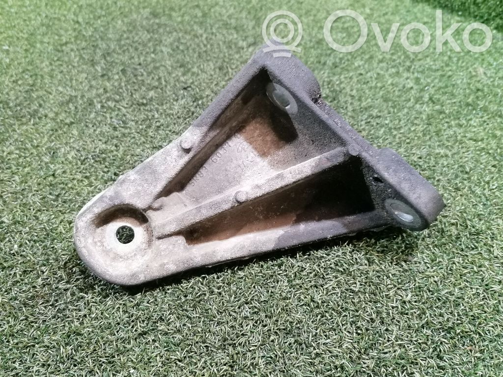 Jaguar XF X250 Engine mounting bracket 