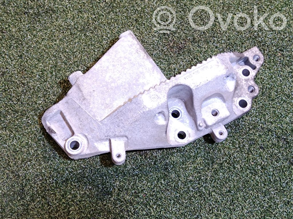 Opel Movano B Engine mounting bracket 