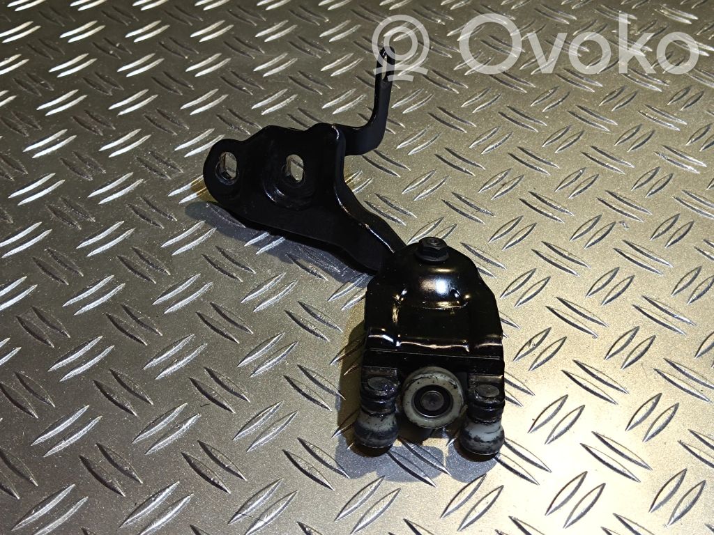 Ford Tourneo Custom Sliding door middle roller runner 