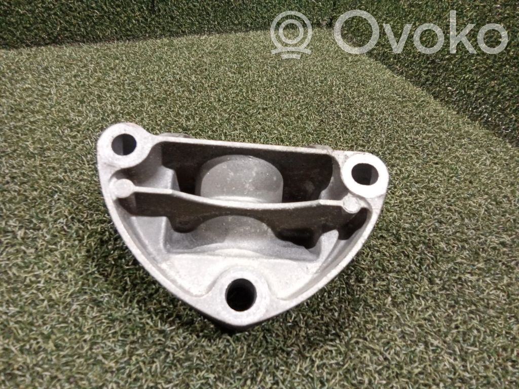 Opel Movano B Engine mounting bracket 