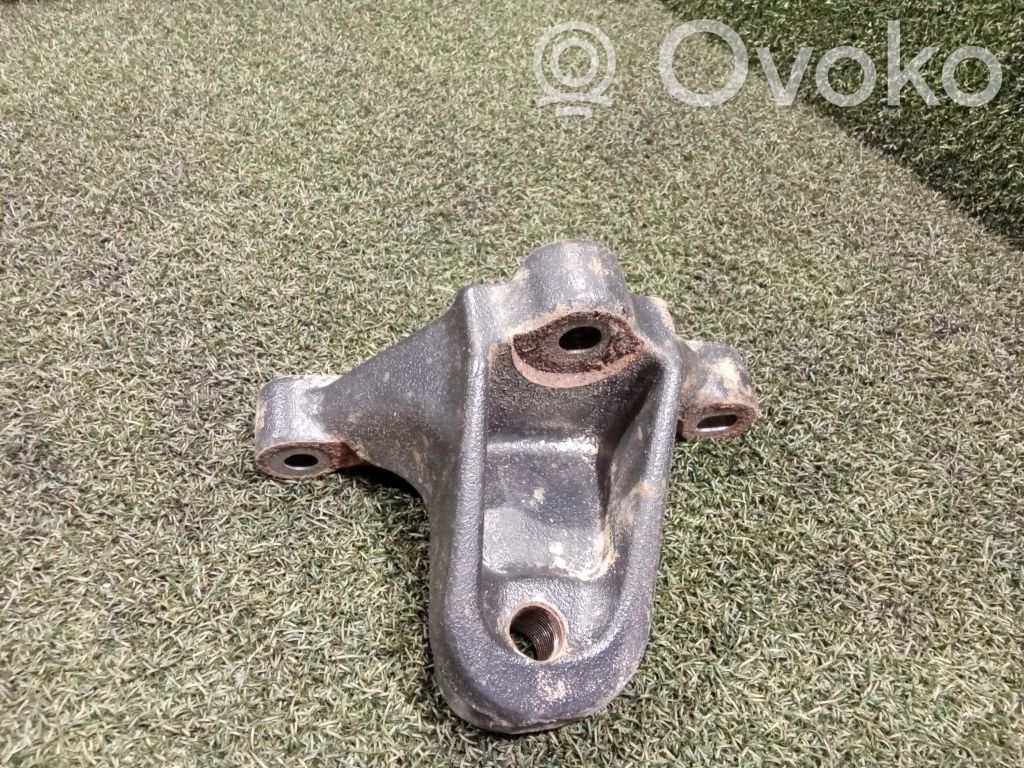 Engine mounting bracket   316R