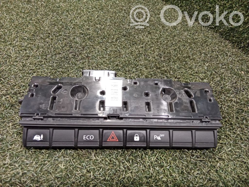 Renault Master III A set of switches 