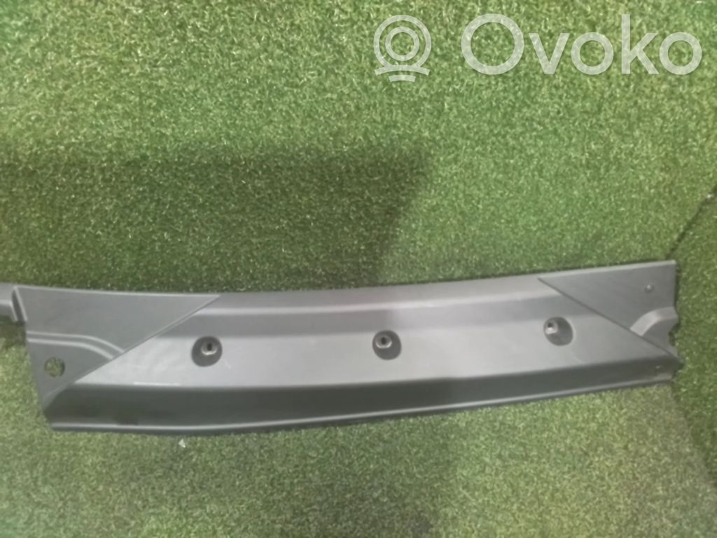 Iveco Daily 6th gen Wiper trim 