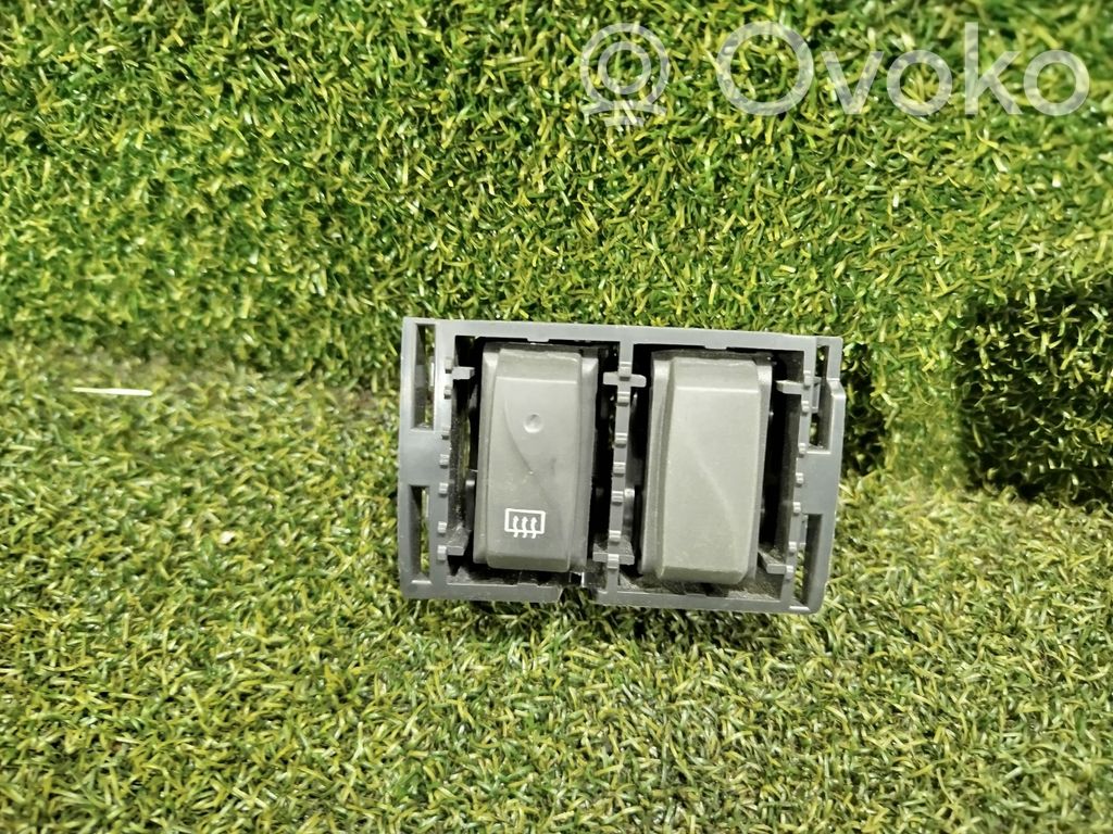 Renault Trafic III (X82) Windscreen/window heater switch 