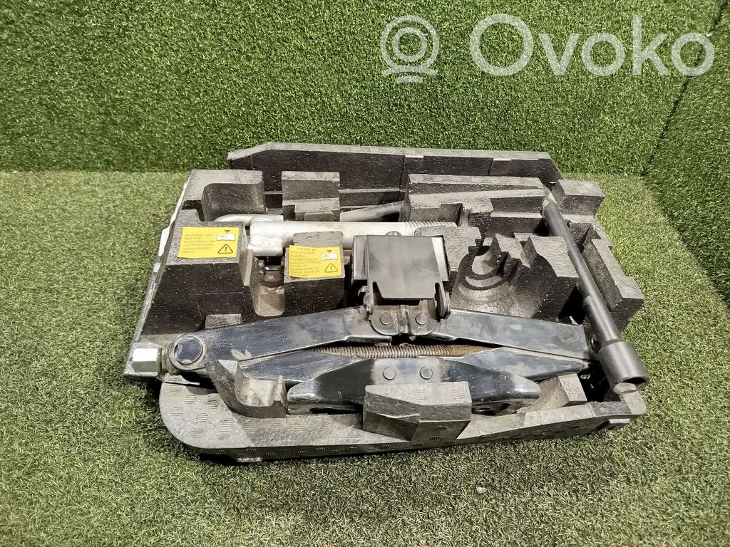 Renault Master III Tool set 