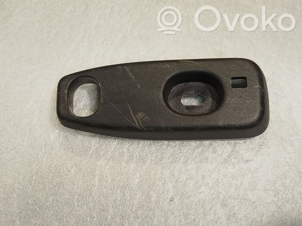 Opel Vivaro Osłona drzwi tylnych samochodów dostawczych 