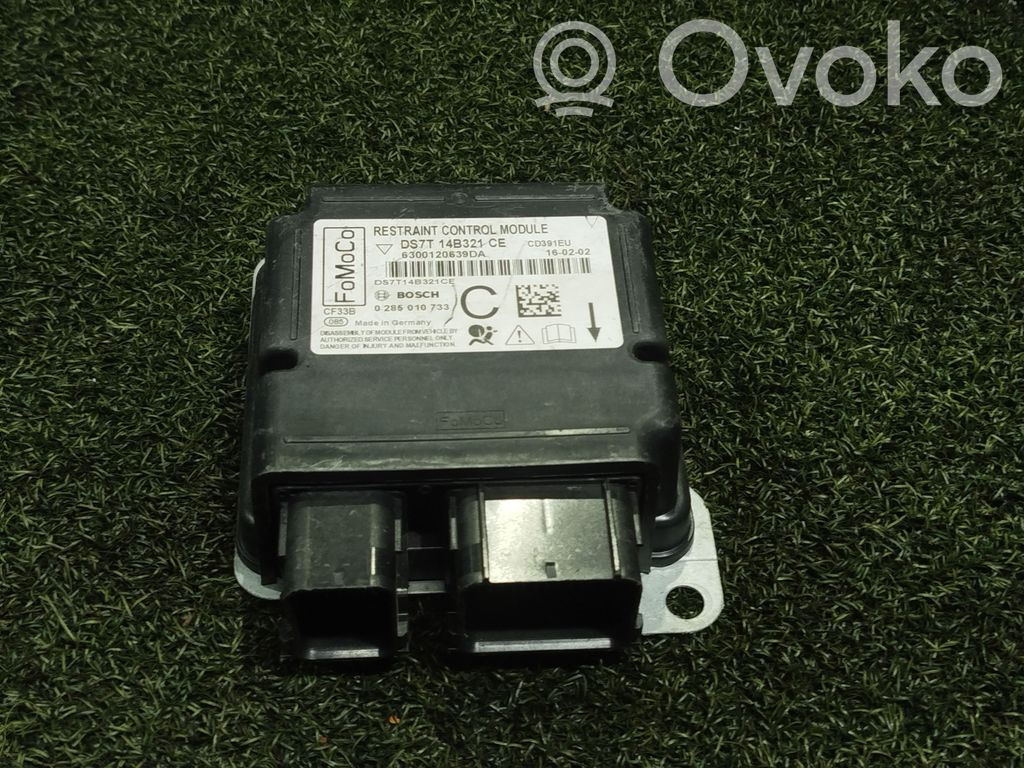 Ford Mondeo MK V Airbag control unit/module 