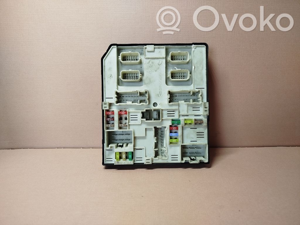 Opel Movano B Fuse module 