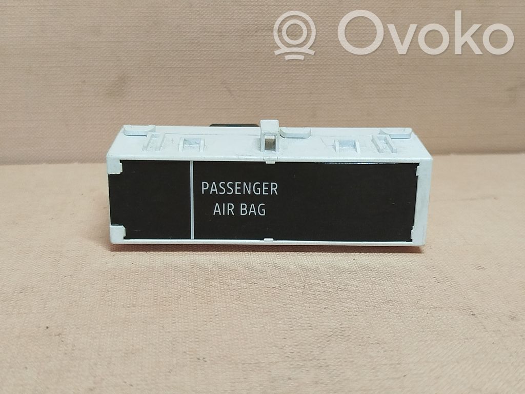 Renault Kangoo III Passenger airbag on/off switch 