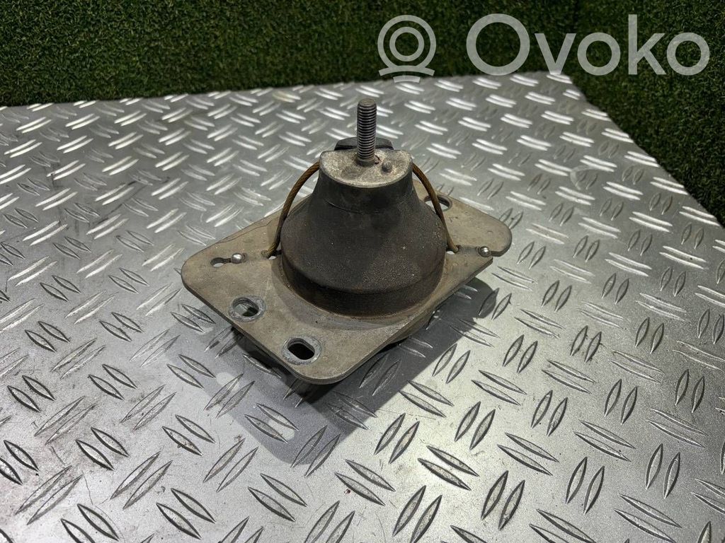 Renault Trafic II (X83) Engine mount bracket 