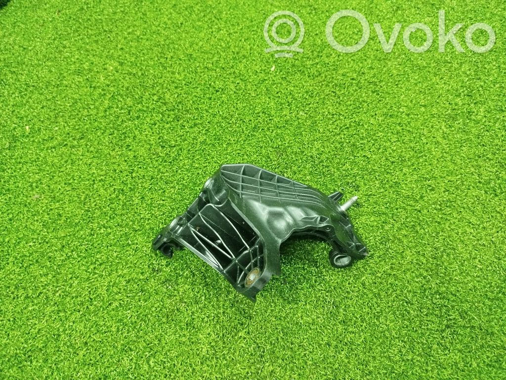 Toyota Proace Engine mounting bracket 