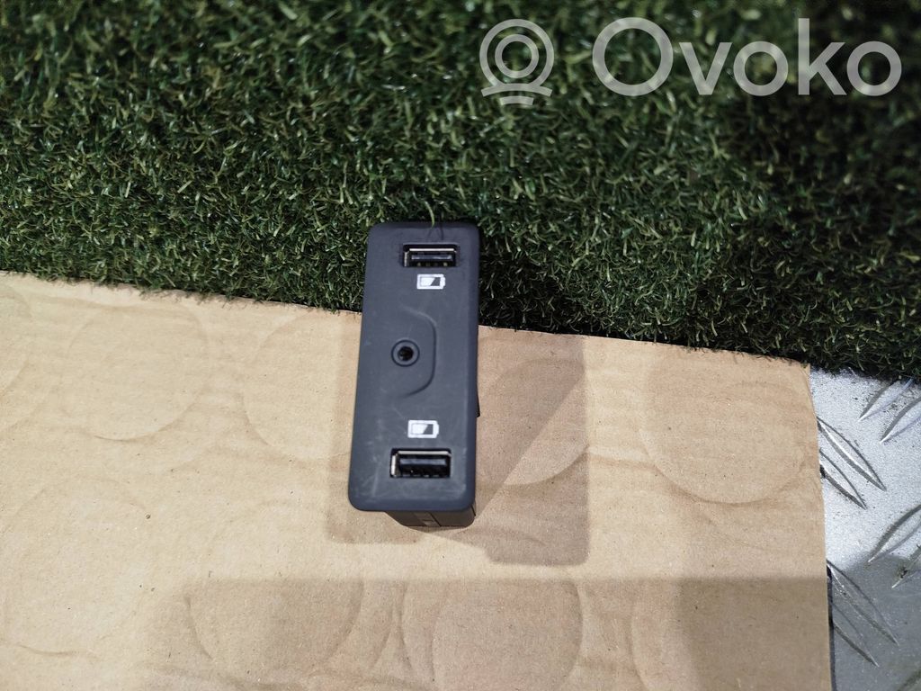 Renault Espace V (RFC) Enchufe conector entrada auxiliar 