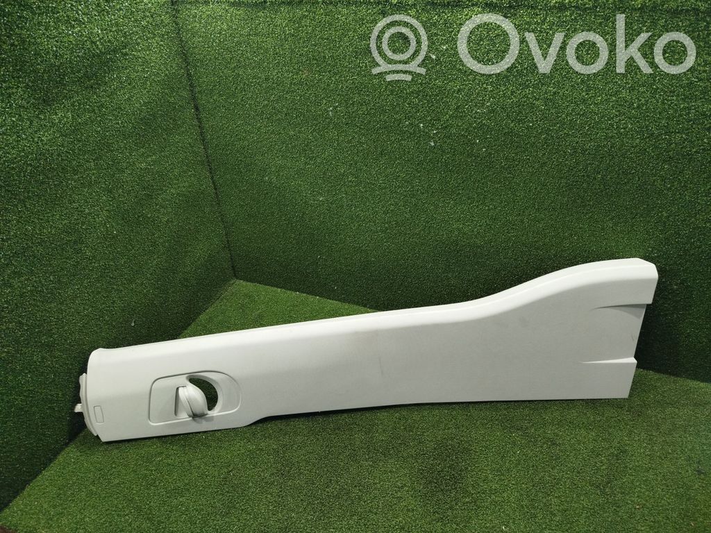 Man TGE 1gen (B) pillar trim (bottom) 