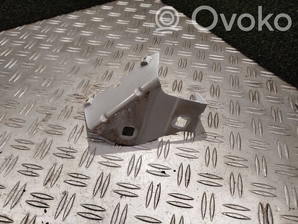 Opel Vivaro Halterung Kotflügel 