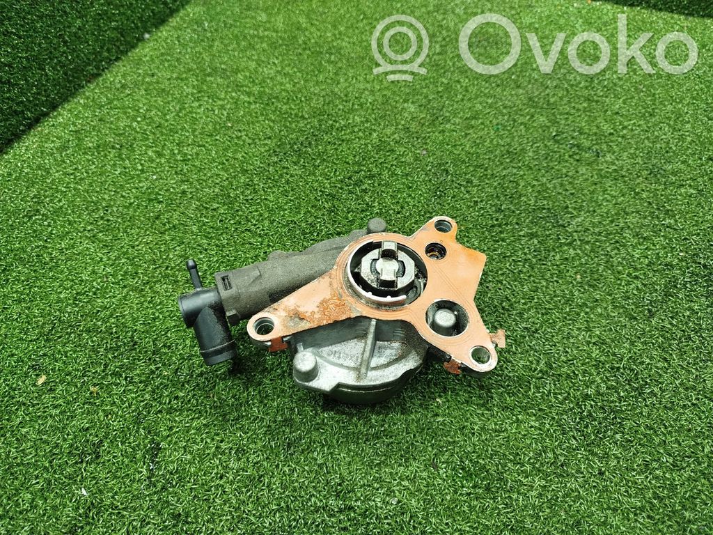 Opel Vivaro Vacuum pump 