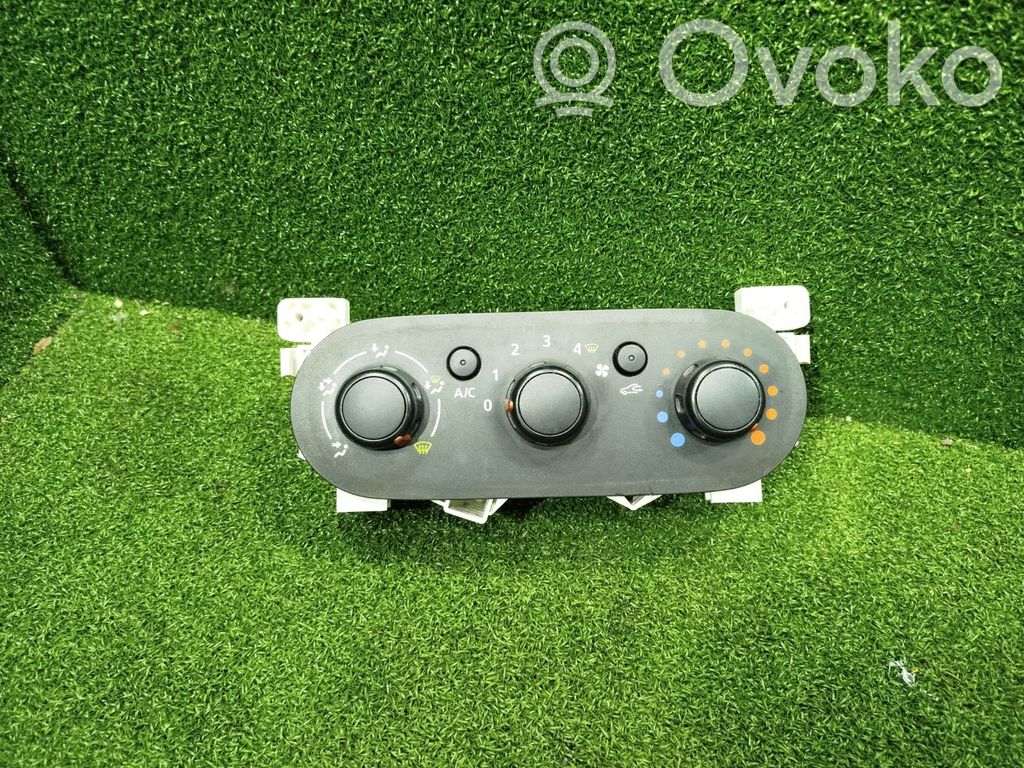Opel Vivaro Climate control unit 