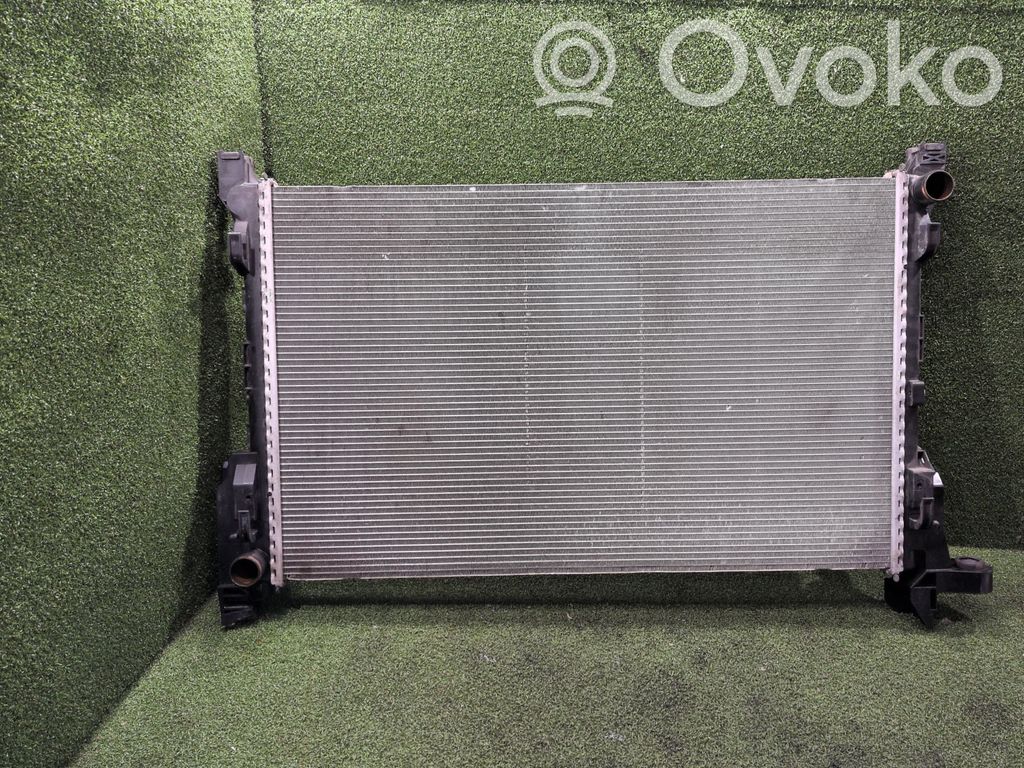 Opel Vivaro Coolant radiator 