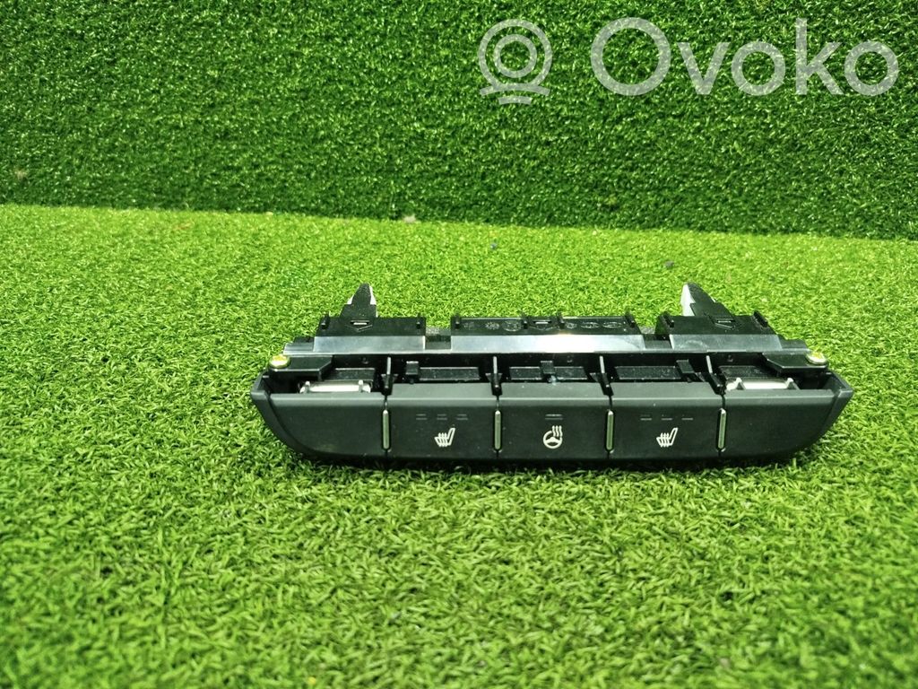 KIA Ceed Seat heating switch 