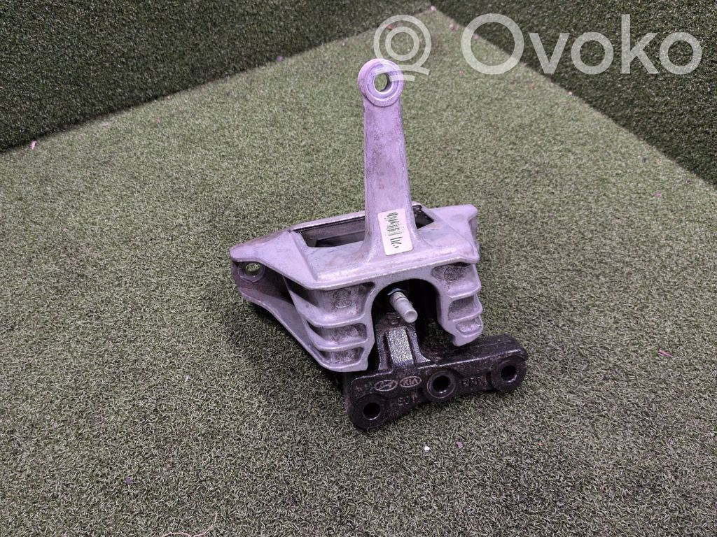 KIA Ceed Engine mount bracket 