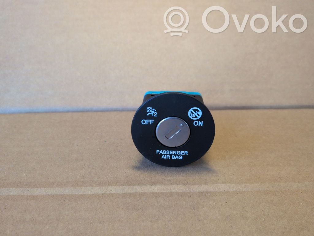 KIA Stonic Interruptor de encendido/apagado del airbag de pasajero 