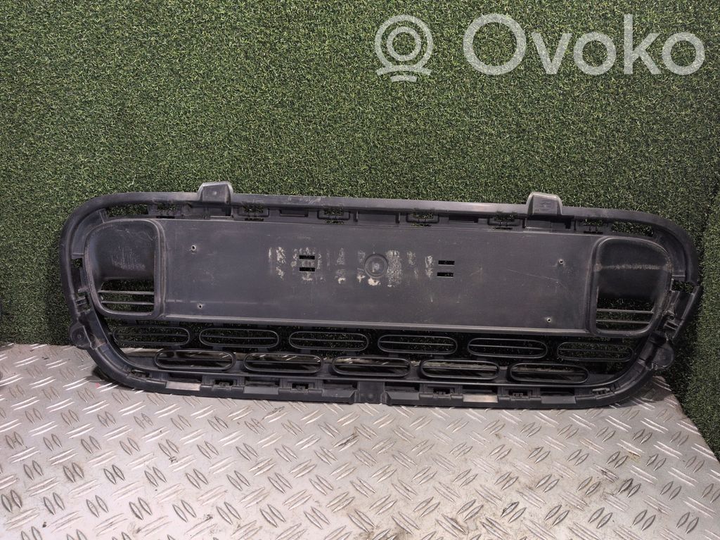 Citroen C4 Cactus Front bumper upper radiator grill 