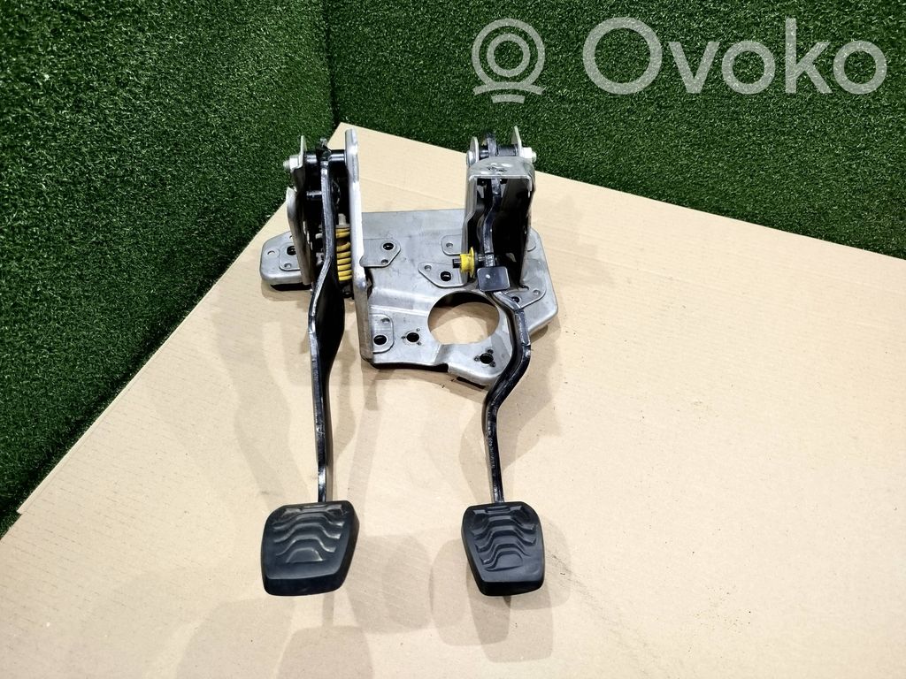 Ford Transit VII Pedal assembly 