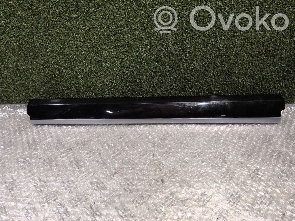 Porsche Cayenne (92A) Dashboard glove box trim 