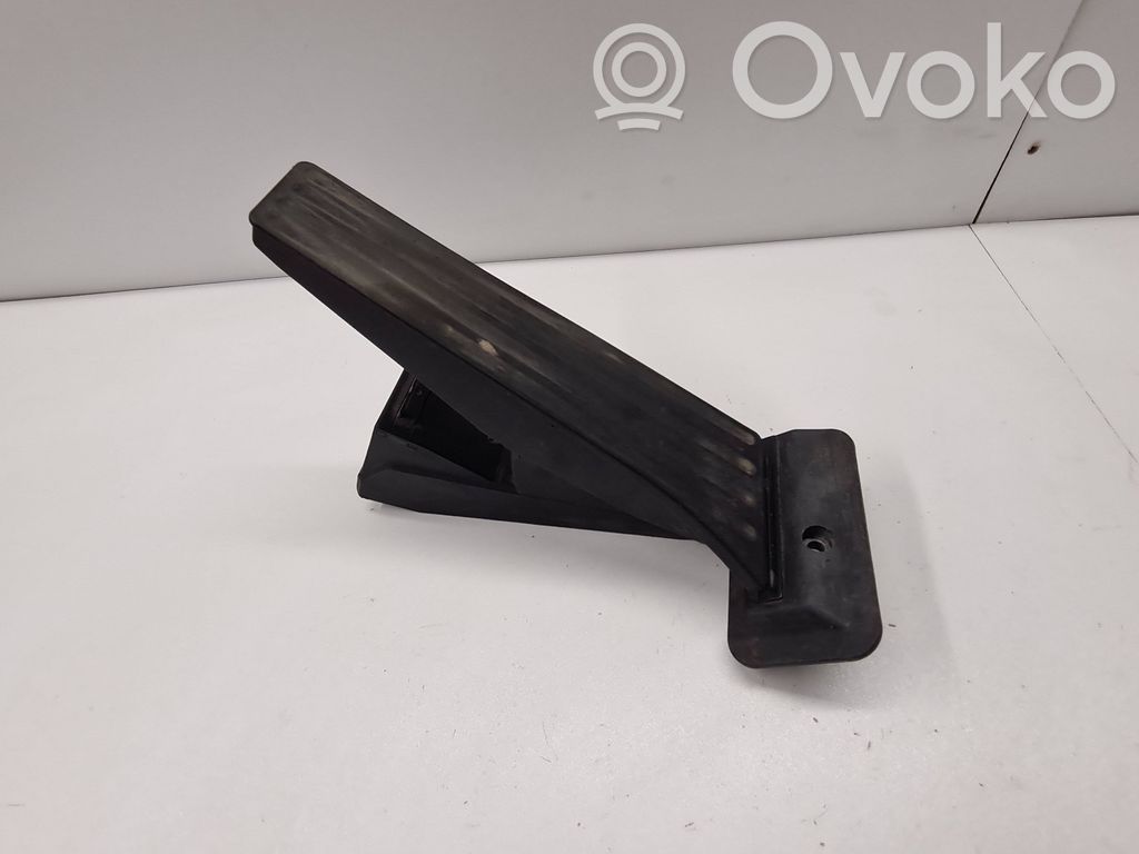Akceleratoriaus pedalas   6852643,35406766931,35416759724,35426772646,35426786286,35426788633,35426789999,35426852643,35426858575,35426860000,35426860785