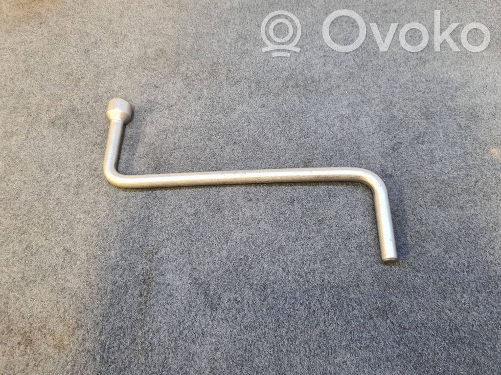 Wheel nut wrench   1095831