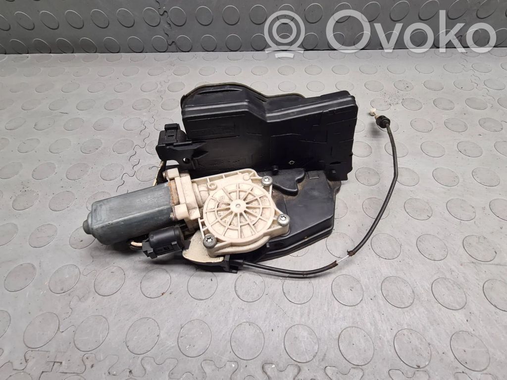 Cerradura de puerta delantera   8240571