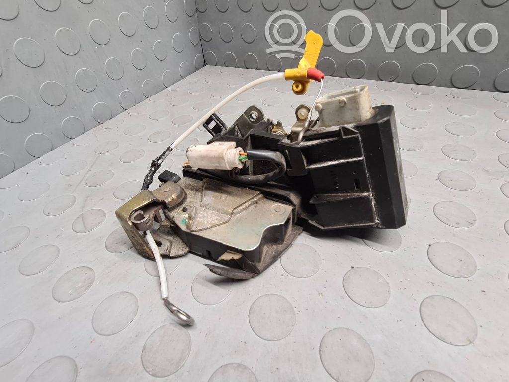 BMW 7 E38 Priekinė durų spyna 
