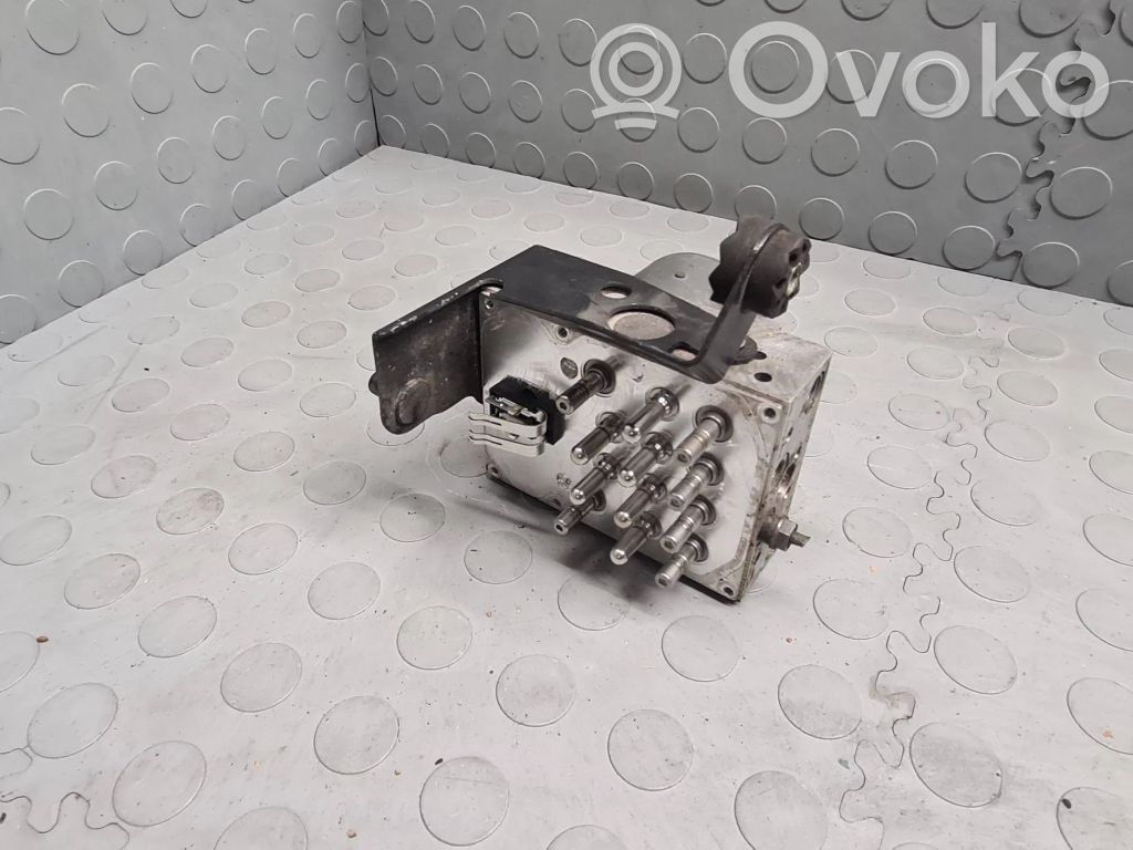 BMW 7 E38 ABS Pump 