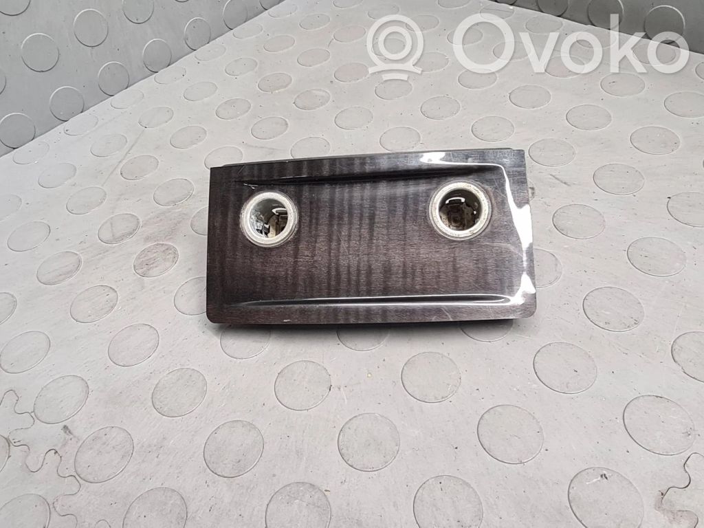 BMW 5 E60 E61 Moldura del mechero trasero 