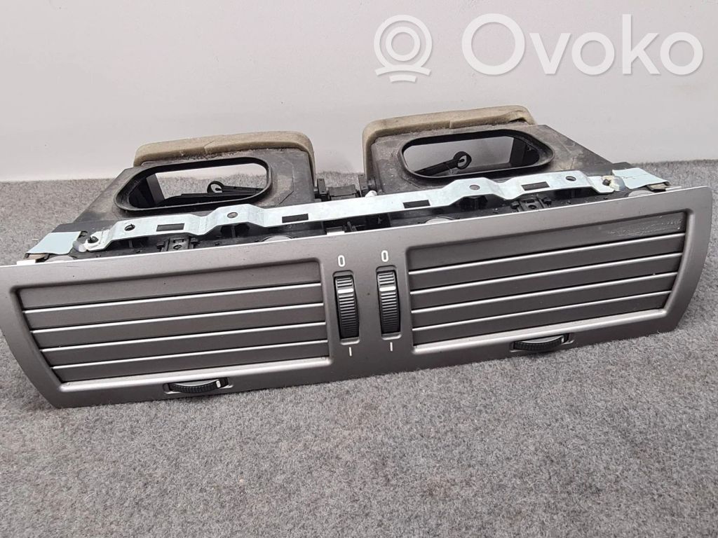 BMW 7 E65 E66 Centrinės oro grotelės 