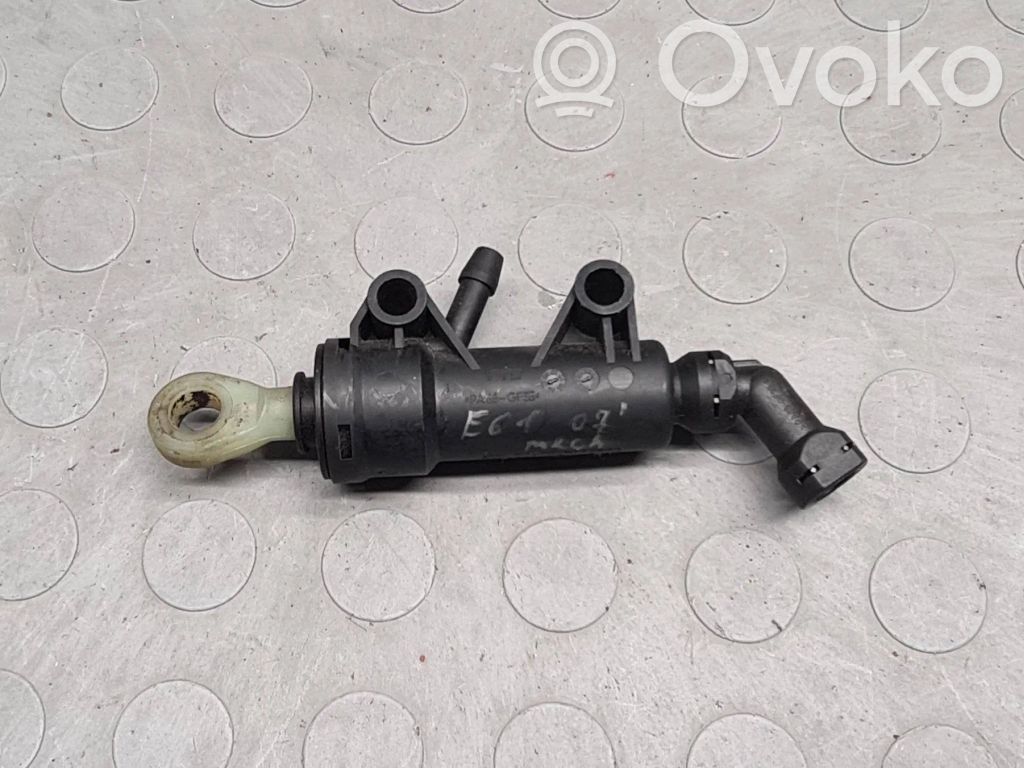 BMW 5 E60 E61 Cilindro maestro de embrague 