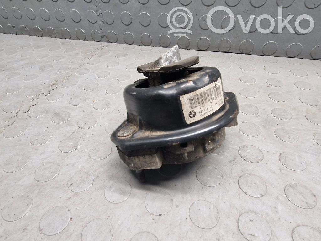 Engine mount bracket   6771918