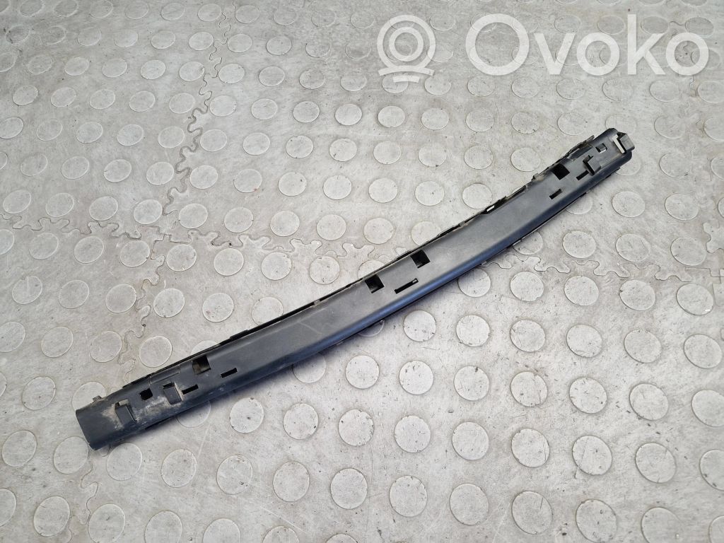 Muu moottoritilan osa   7525947
