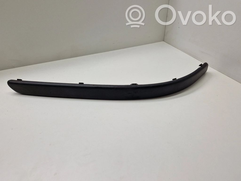 Front bumper splitter molding   2494194
