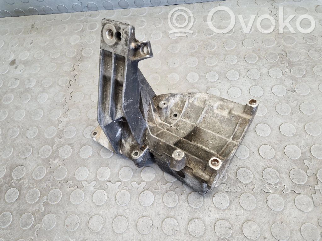 Engine mounting bracket   1433564