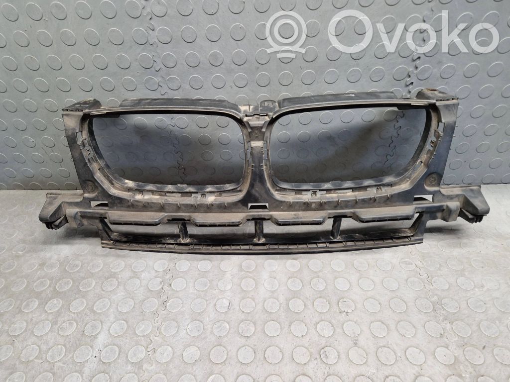 BMW X3 E83 Front bumper upper radiator grill 