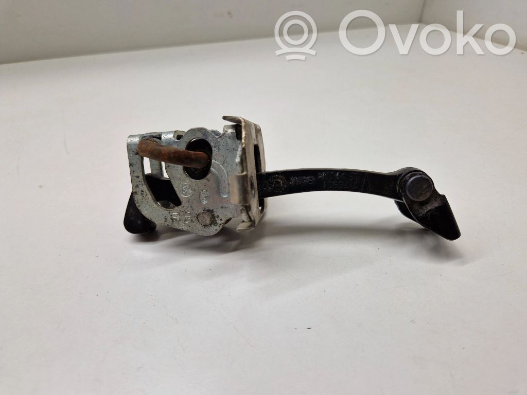BMW X3 E83 Etuoven pidätin 