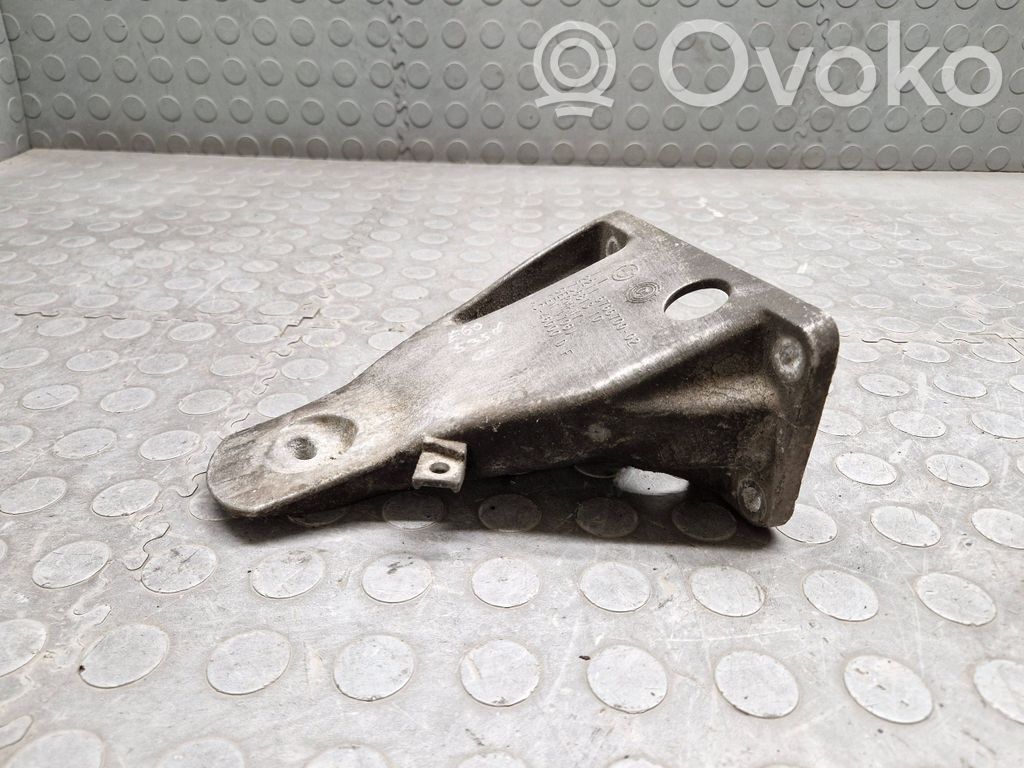 BMW 5 E60 E61 Engine mounting bracket 